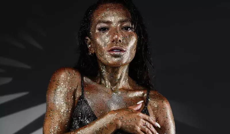 Dilarədən parıltılı fotolar