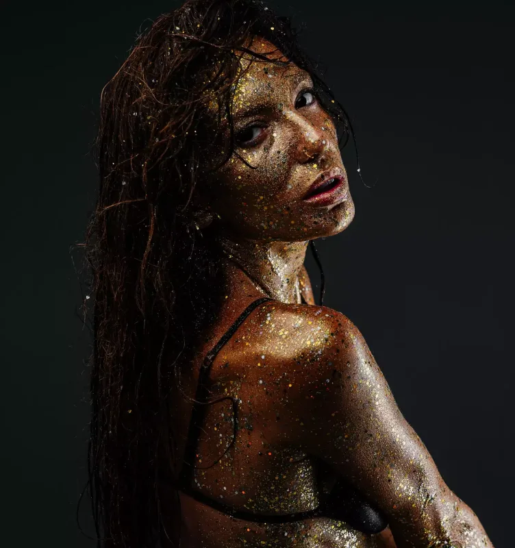 Dilarədən parıltılı fotolar