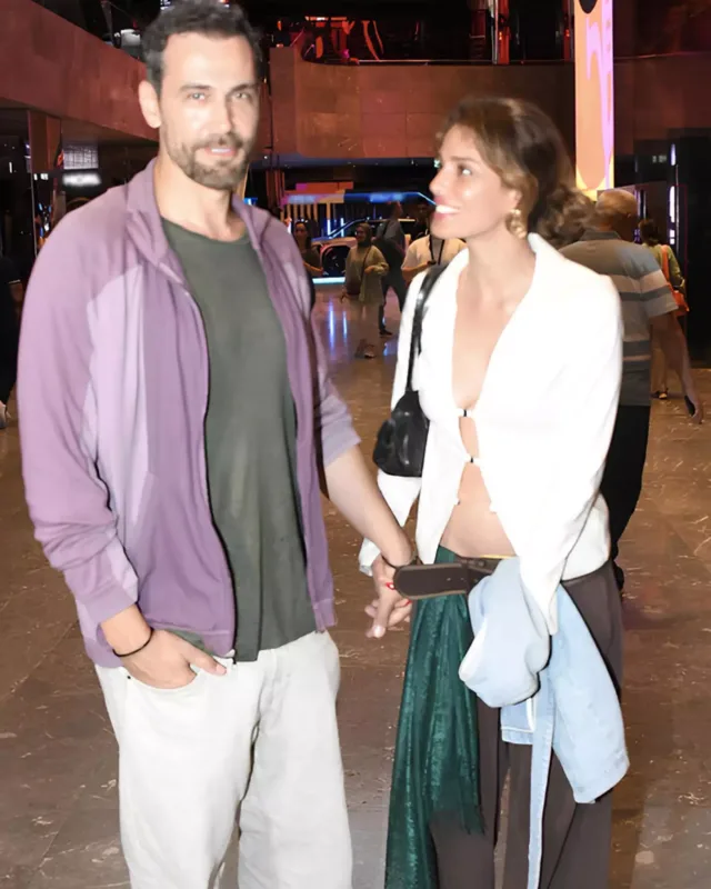 Hamilə olduğu üçün toyu tezləşdirdilər