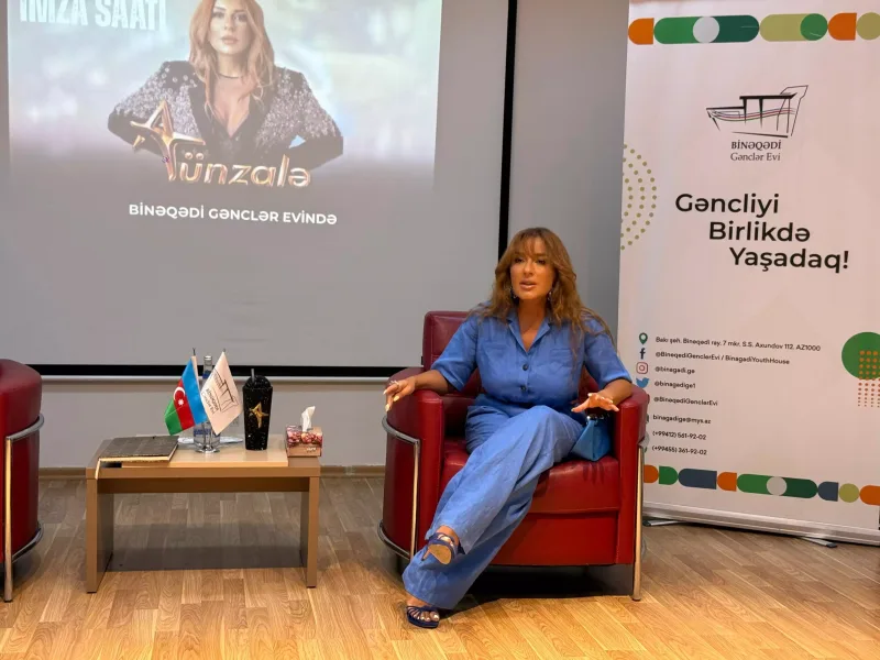 Tünzalə Ağayeva gənclərlə görüşdü