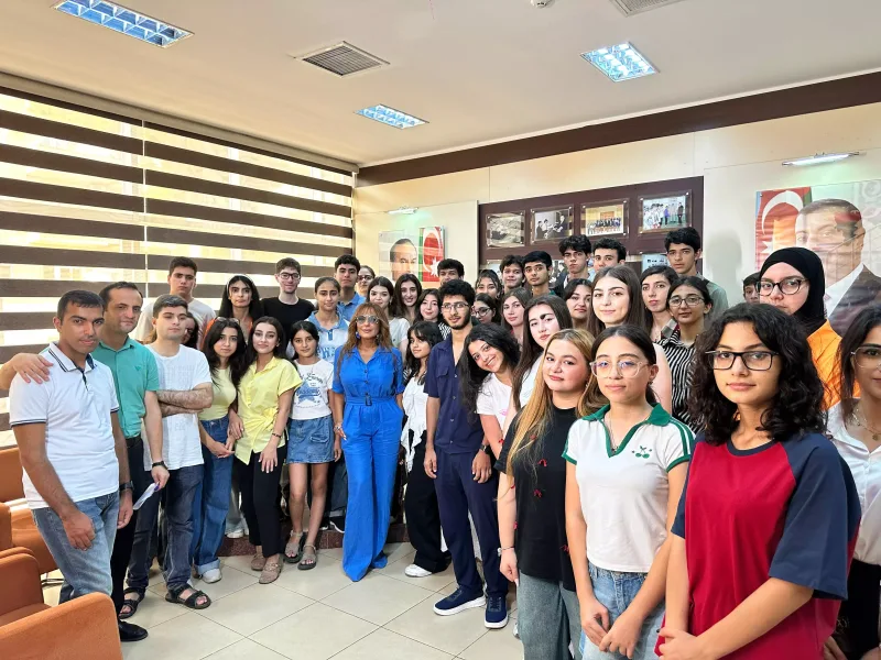 Tünzalə Ağayeva gənclərlə görüşdü