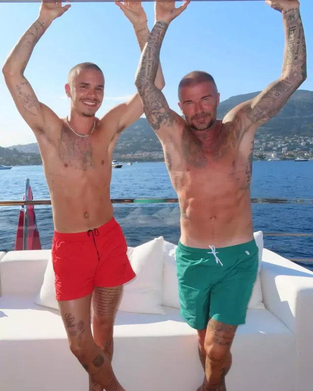 Oğlu özünə toy edən Bekham ailəsi tətildə