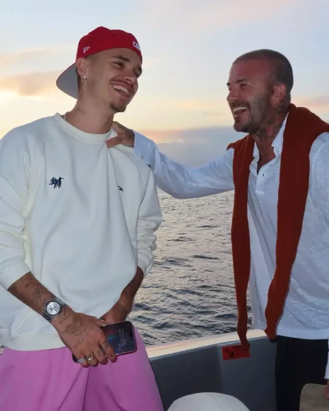 Oğlu özünə toy edən Bekham ailəsi tətildə