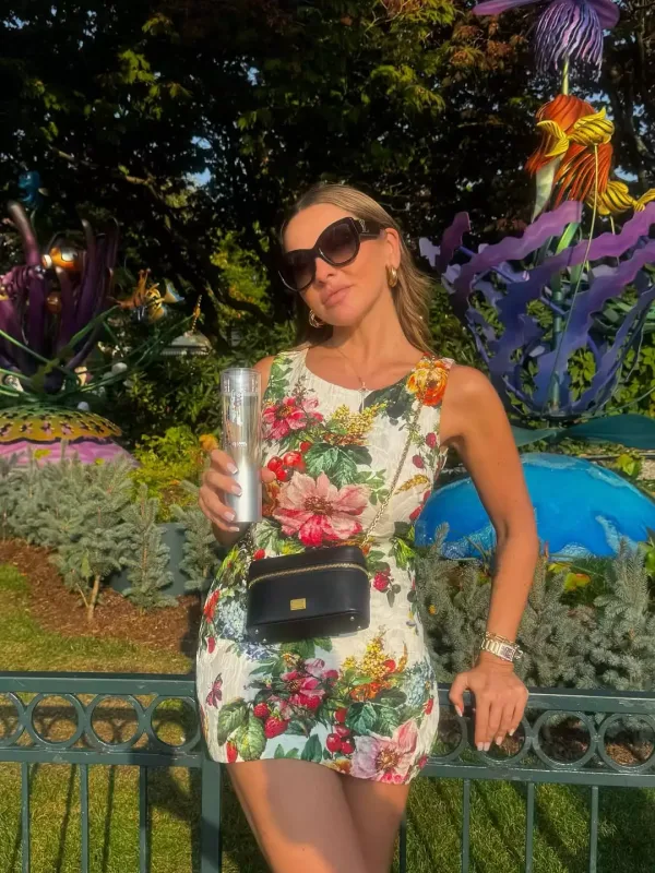 Hadisenin ailəsi ilə “Disneyland” gəzintisi