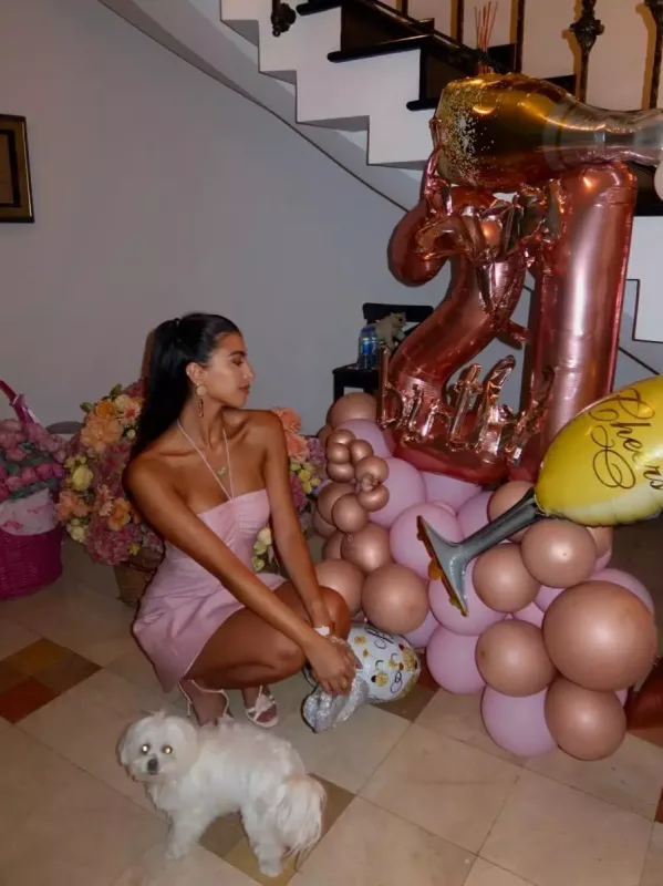 Safuranın ərinin böyük qızı… - Fotolar