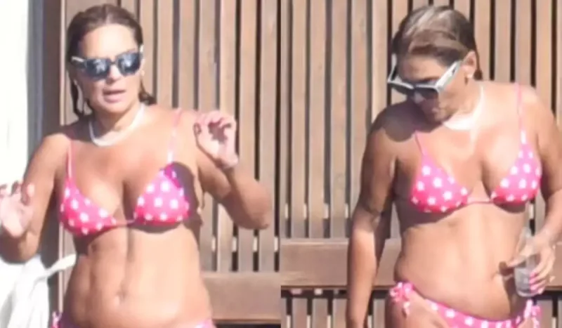 Demet Akalın bikinidə görüntüləndi