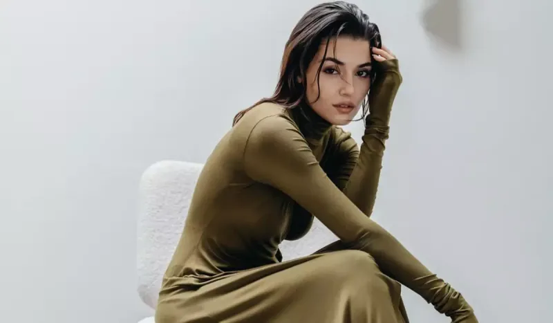 Bir reklamdan 10 milyon qazanır