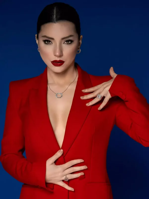 “Yaxşı geyinməklə kişi olmursunuz”