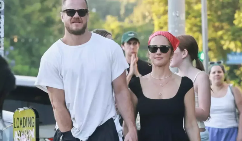 Den Reynolds bu hərəkəti ilə gündəmdə