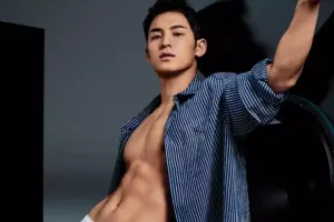 “Calvin Klein” üçün kamera qarşısında