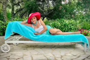 92 yaşlı aktrisadan tətil paylaşımı