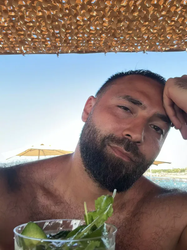 Azad ailəsi ilə istirahətə getdi