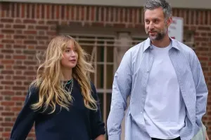 Cennifer həyat yoldaşı ilə gəzintidə