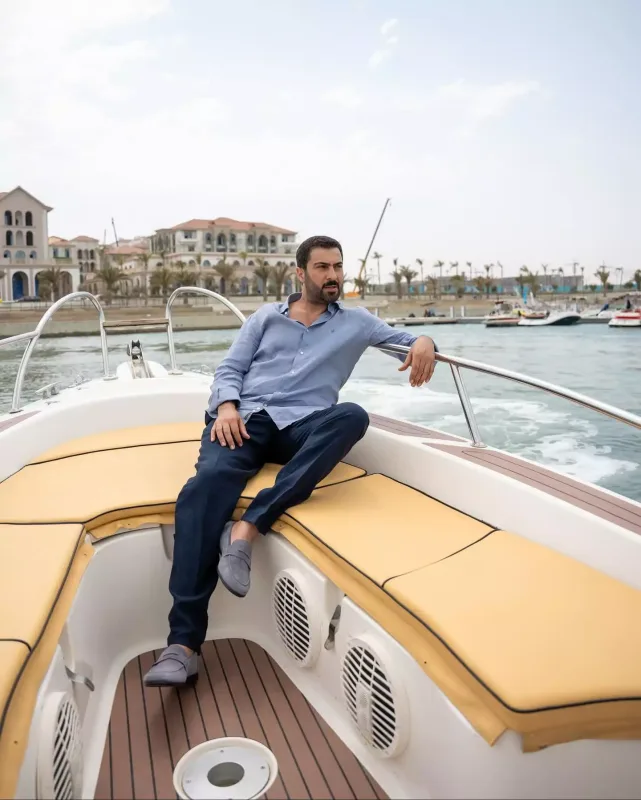 Sahilə çıxdı matros...