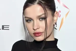 21 yaşında 1 milyon manatlıq ev aldı