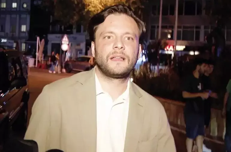 Nəsrin yeni sevgilisi ilə görüntüləndi