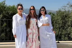 Mehriban Əliyeva qızları ilə…