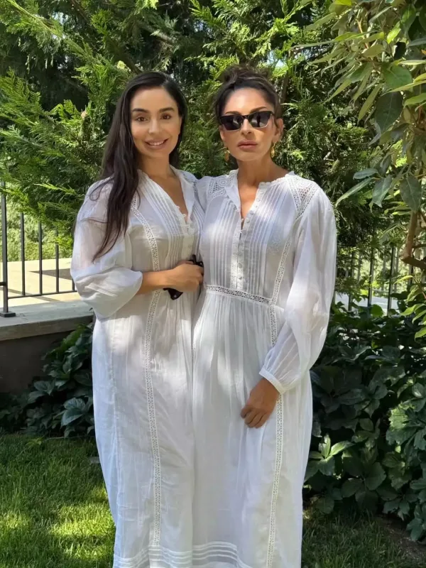 Mehriban Əliyeva qızları ilə…