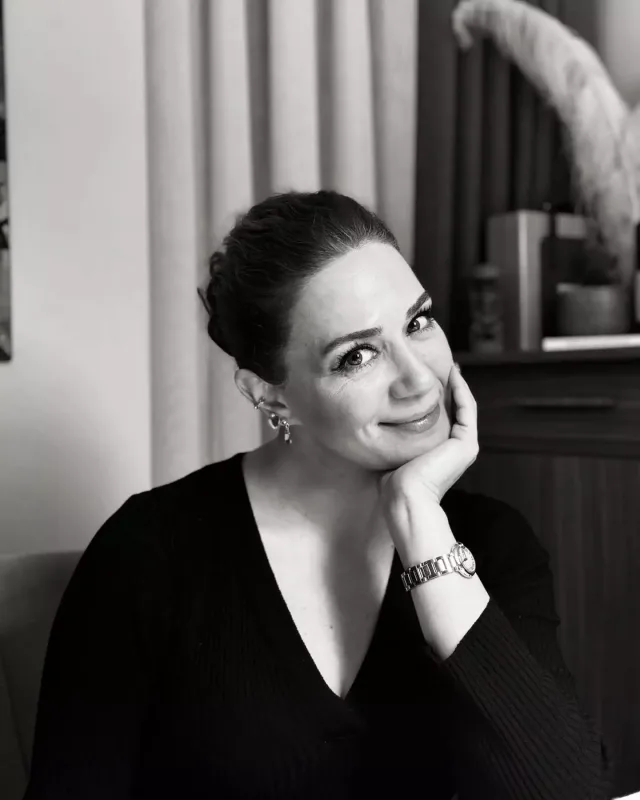 43 yaşlı aktrisa yenidən tələbə oldu