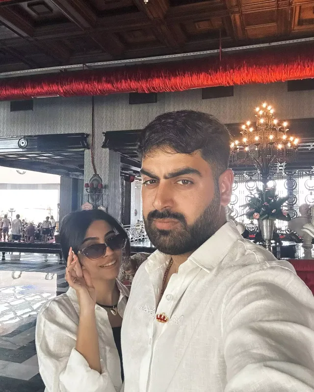 Elnarənin qızı blogerliyə başlayır?