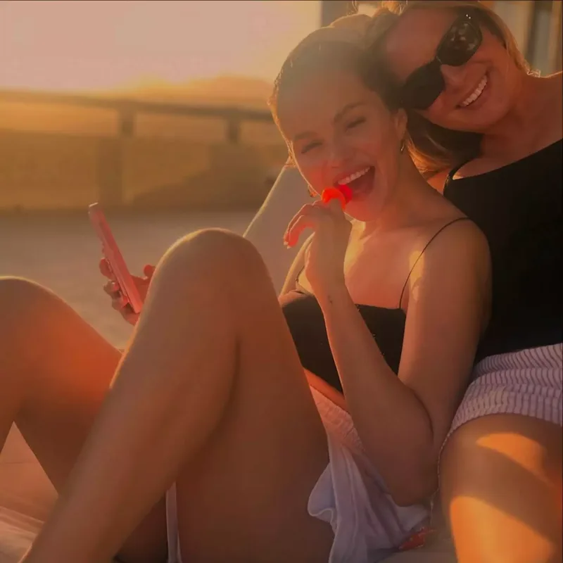 Selena subaylıqla vidalaşdı!