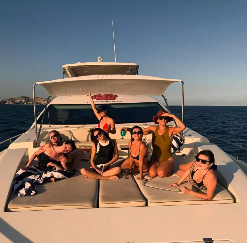 Selena subaylıqla vidalaşdı!