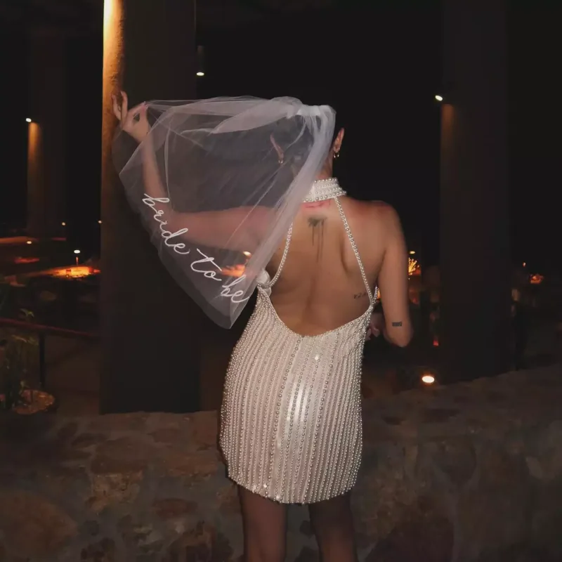 Selena subaylıqla vidalaşdı!