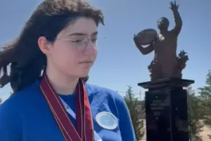 Bakıya çatan kimi anasını ziyarət etdi