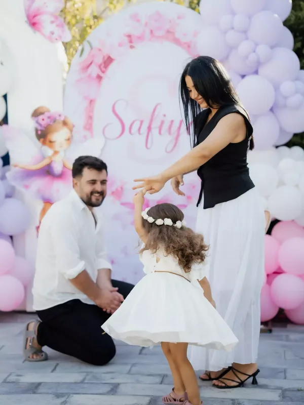 Cavid qızının 3 yaşını qeyd etdi