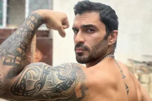 İbrahimdən əzələ şousu