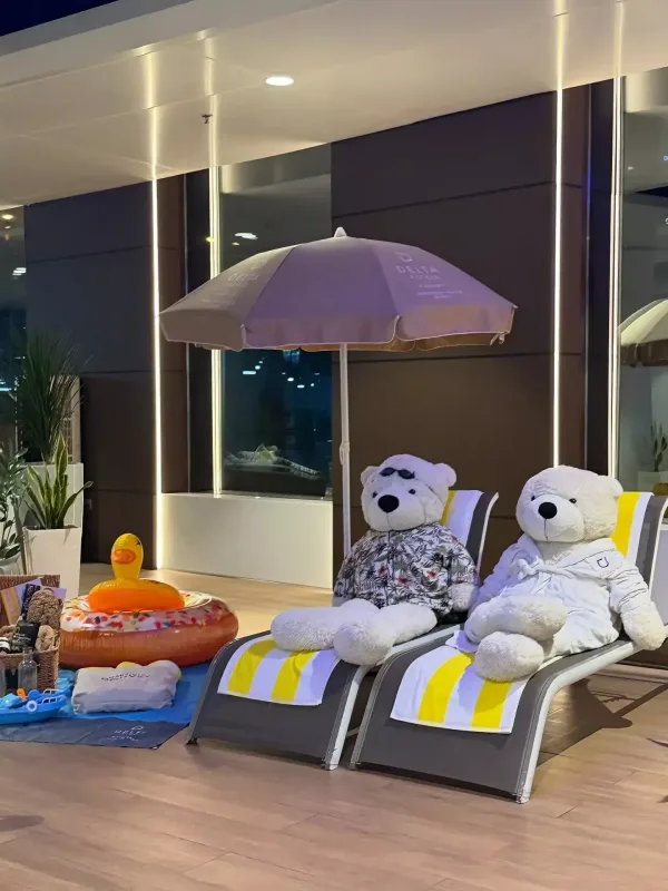 Camaat tətildən qayıdır, o isə...