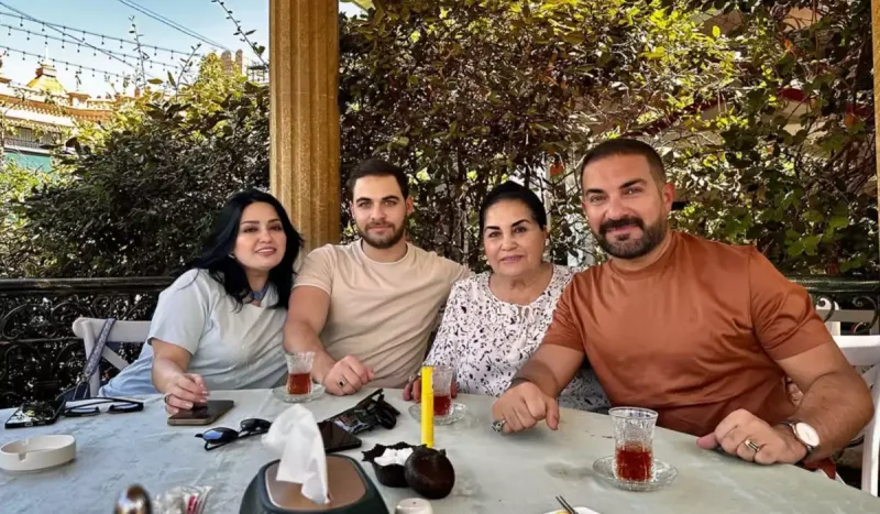 Rəşad Xalq artisti olan xalası ilə…