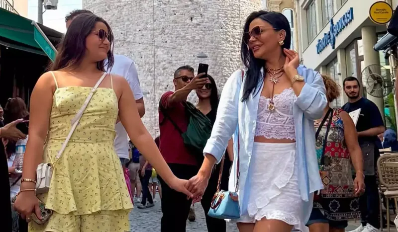 Vüsalə qızı ilə İstanbulda