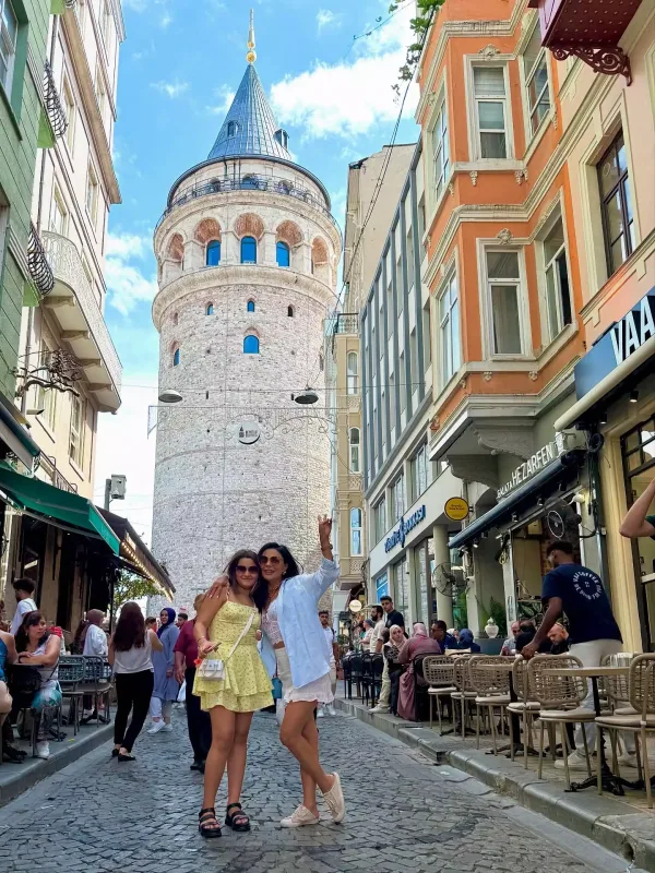 Vüsalə qızı ilə İstanbulda