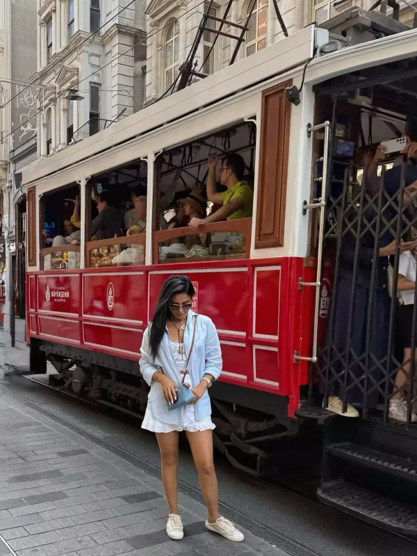 Vüsalə qızı ilə İstanbulda