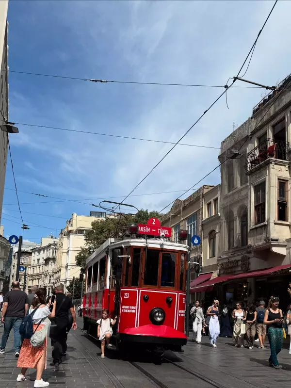 Vüsalə qızı ilə İstanbulda