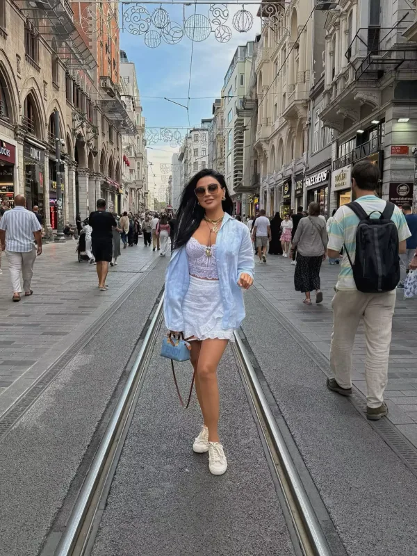 Vüsalə qızı ilə İstanbulda