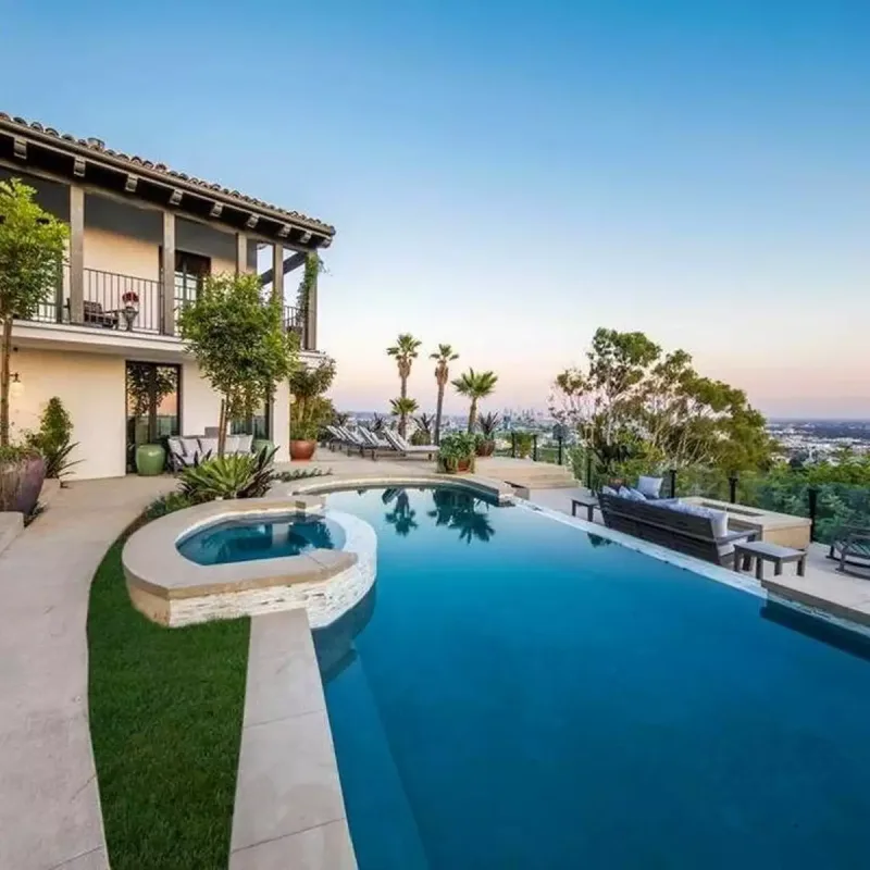 12 milyon dollara villa aldı