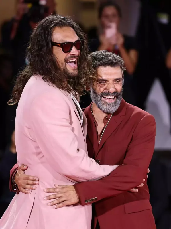 Başdan ayağa qədər çəhrayıya büründü!