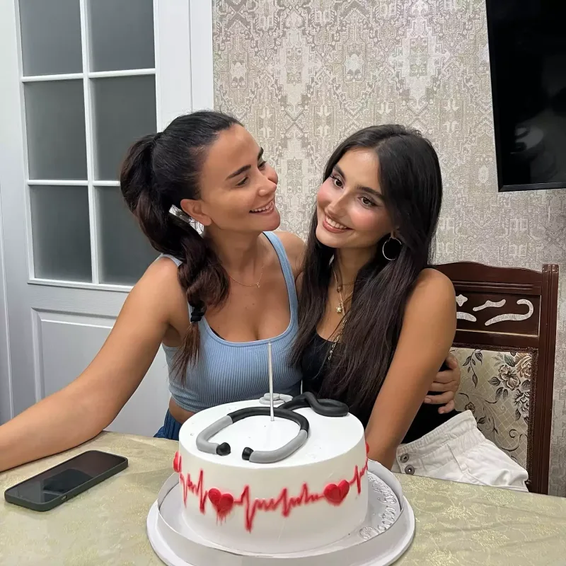 Leylanın özündən seçilməyən qızı!