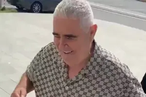 “Şərurlu İsfəndiyar” həmişə geyindiyi köynəyin - Qiymətini açıqladı