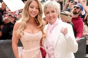 Obrazını canlandırdığı boksçu ilə qırmızı xalıya çıxdı