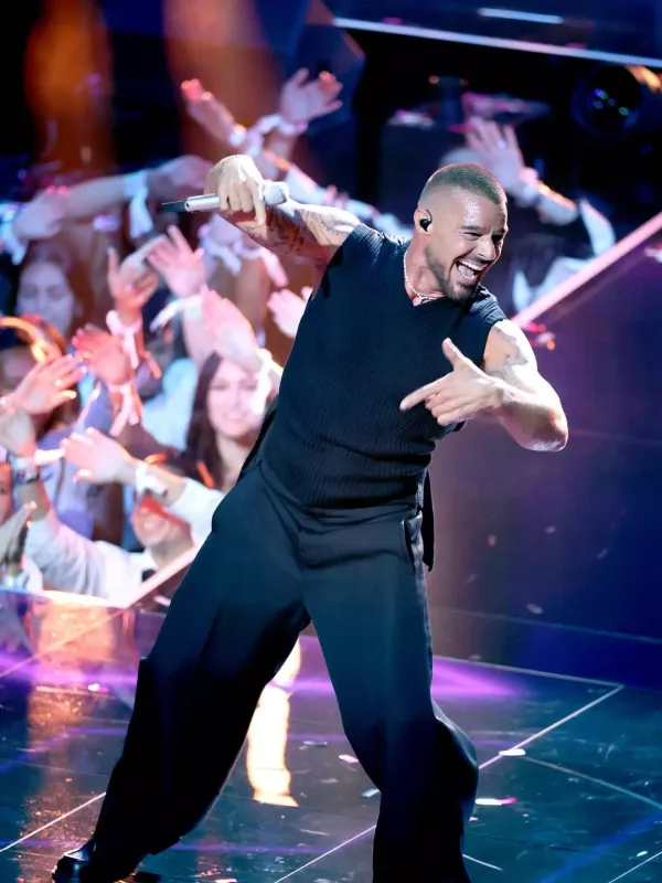 Riki Martin “Latin Icon” ödülünü aldı!