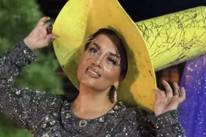 Elzanın qəribə şlyapası...