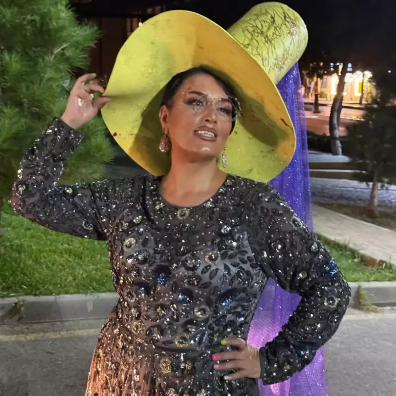 Elzanın qəribə şlyapası...