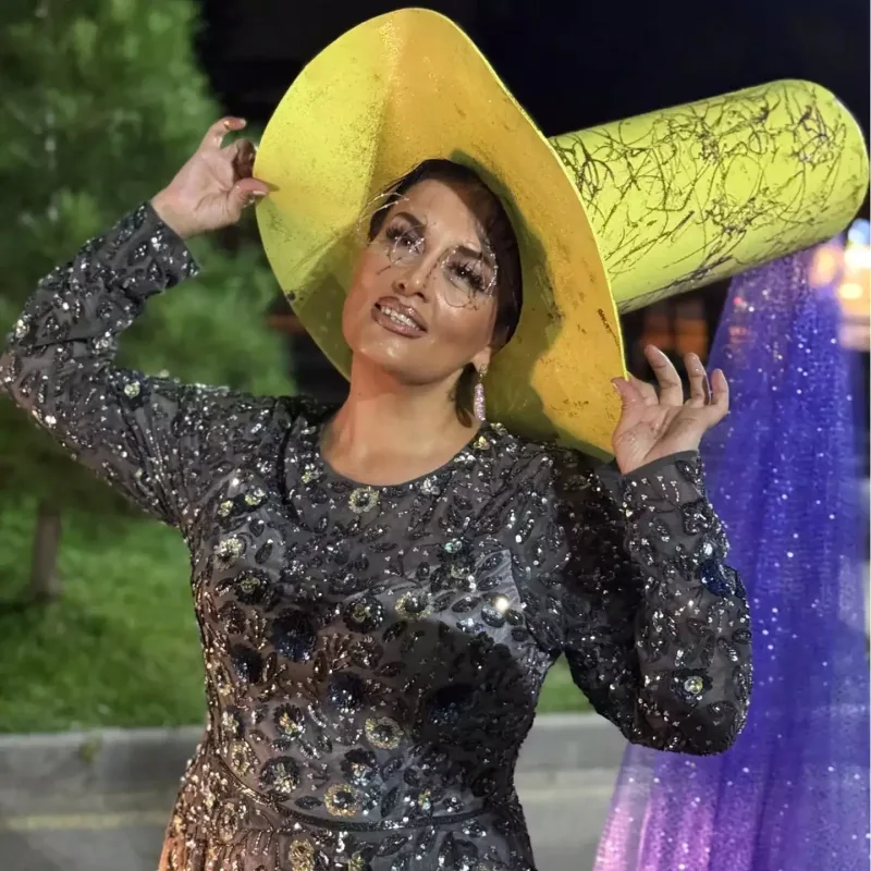 Elzanın qəribə şlyapası...