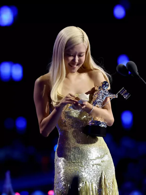 “APT.”nın ifaçısı ödül aldı