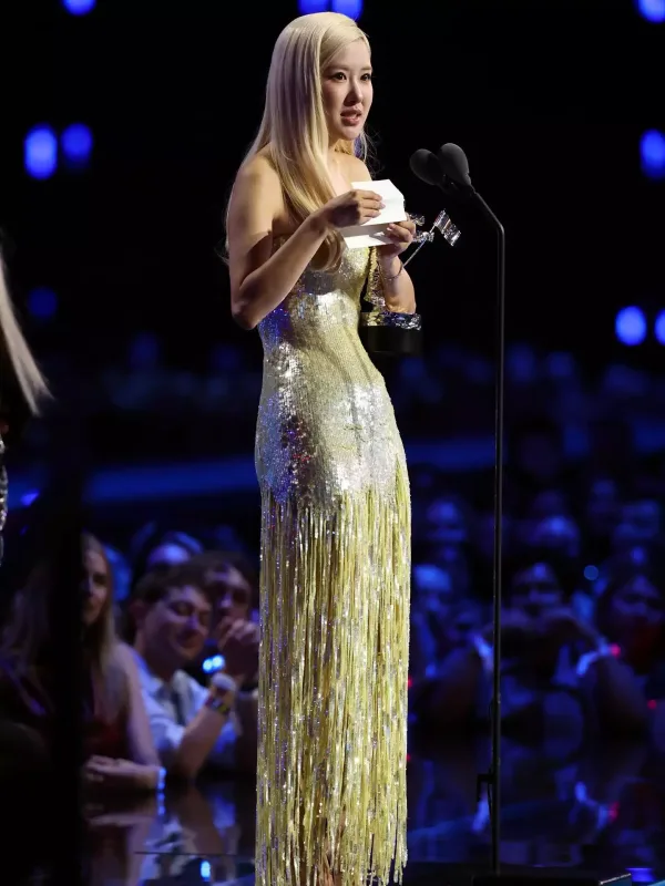 “APT.”nın ifaçısı ödül aldı