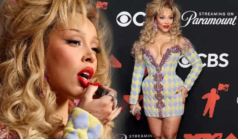 Doca Kətin dodaq boyası “look”u