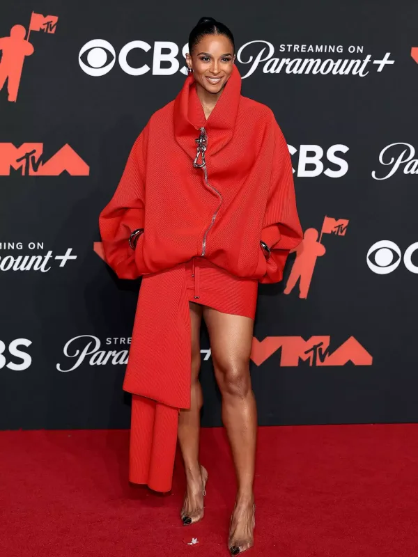 Qırmızı xalıda diqqət çəkənlər...